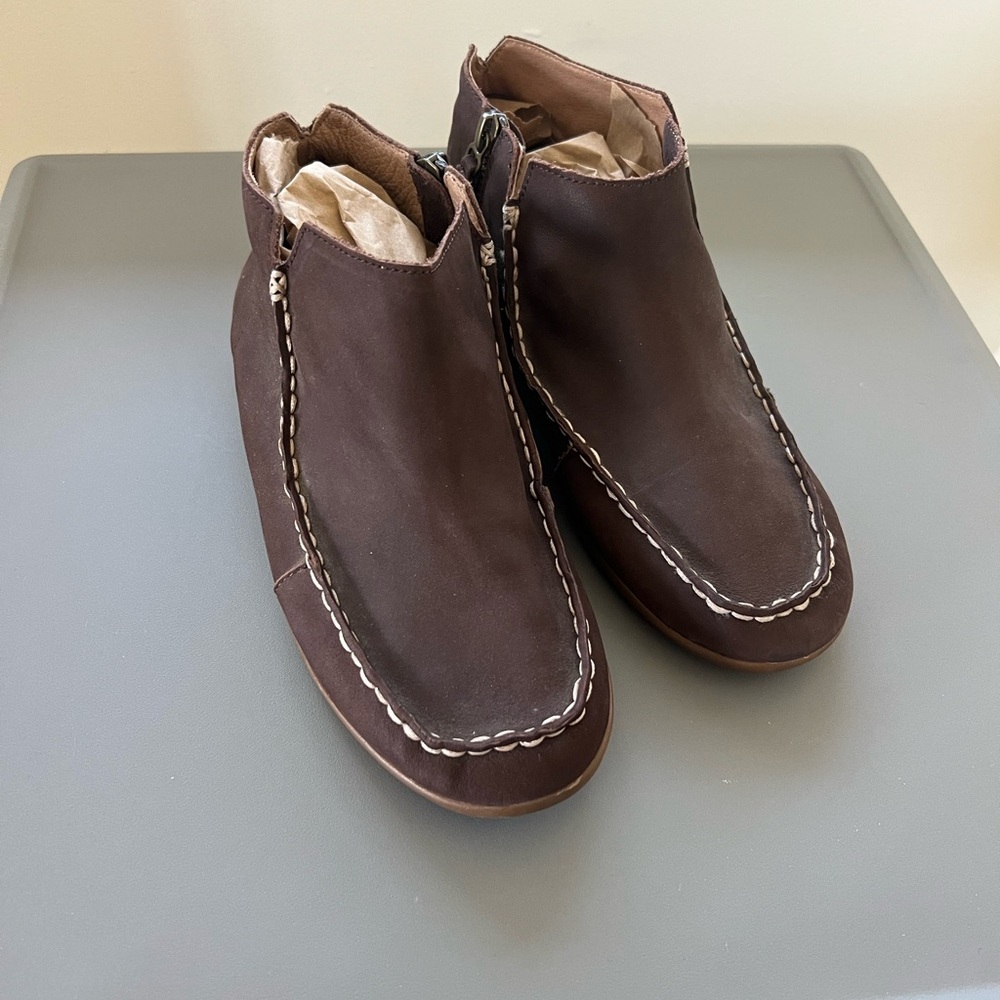 Women’s OluKai Brown Leather Ankle Booties